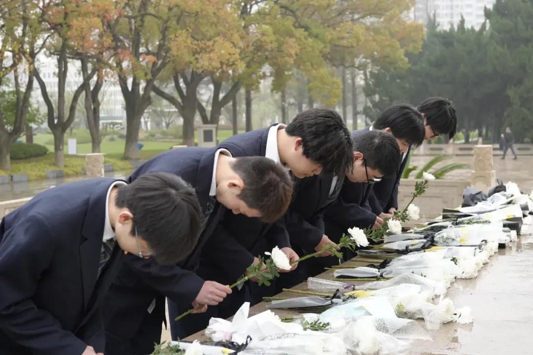 学校组织开展“行走的思政课”
