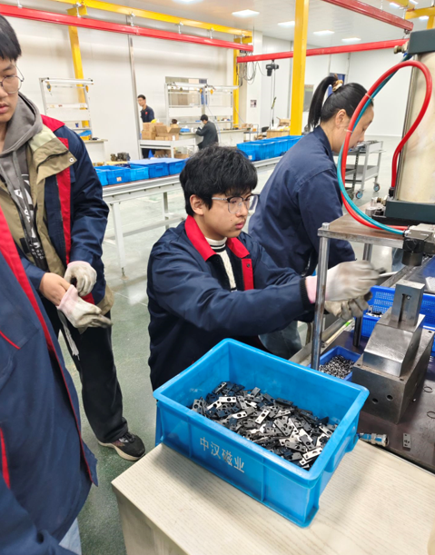 《劳动实践》新举措,产教融合开新局 ——251211班赴企业劳动实践